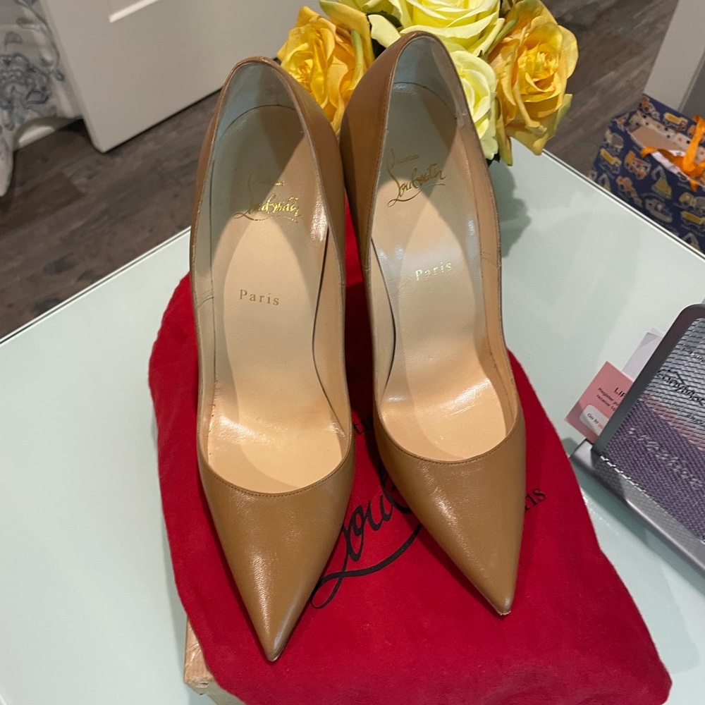 Christian Louboutin So Kate